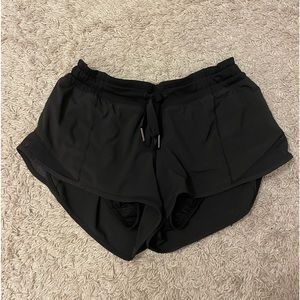 Lululemon hotty hot shorts size 4 2.5 inseam